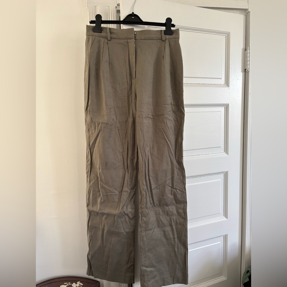 Aritzia babaton olive green wide leg pants